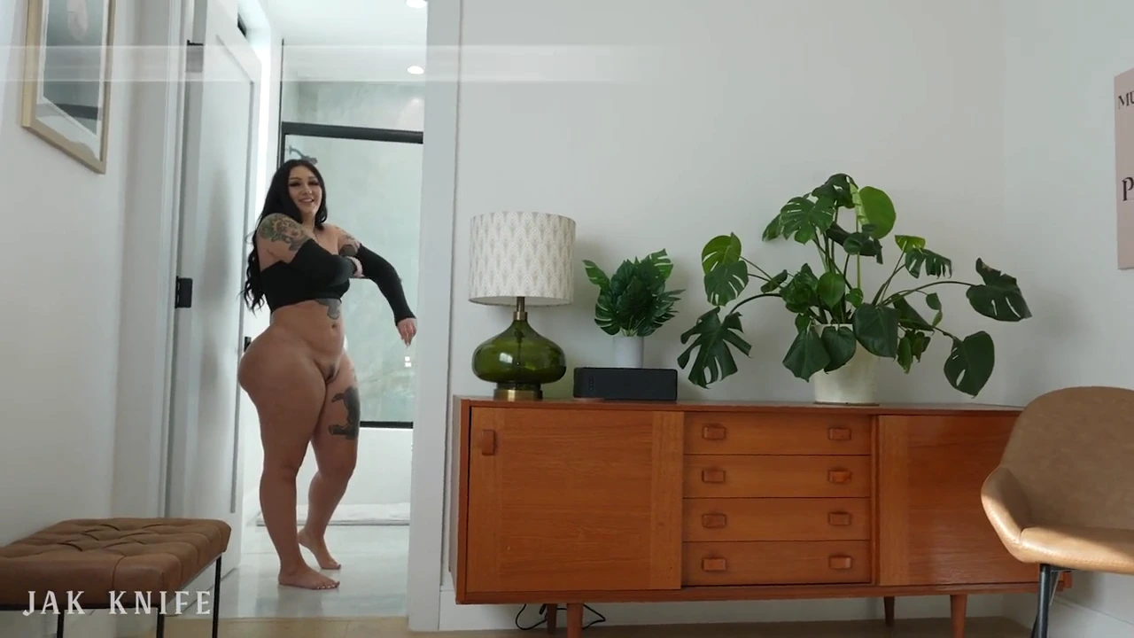 I'm just going to lay back and get my duck sucked, like a boss! My stunning roommate, Roxanne Roselle, is a goddamn PRO at this! Her curvy 36-31-51 figure and skills are off the charts!